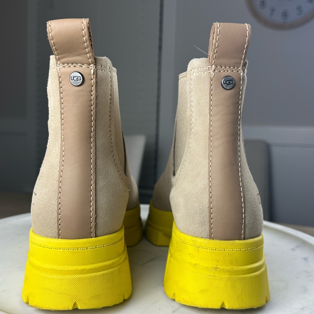 UGG Ashton Tan Boots with Bright Yellow Soles - Picture 4 of 9